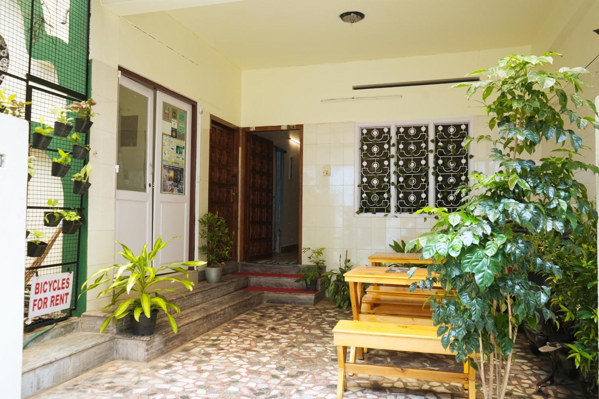 Mother Tree Inn Kochi Buitenkant foto