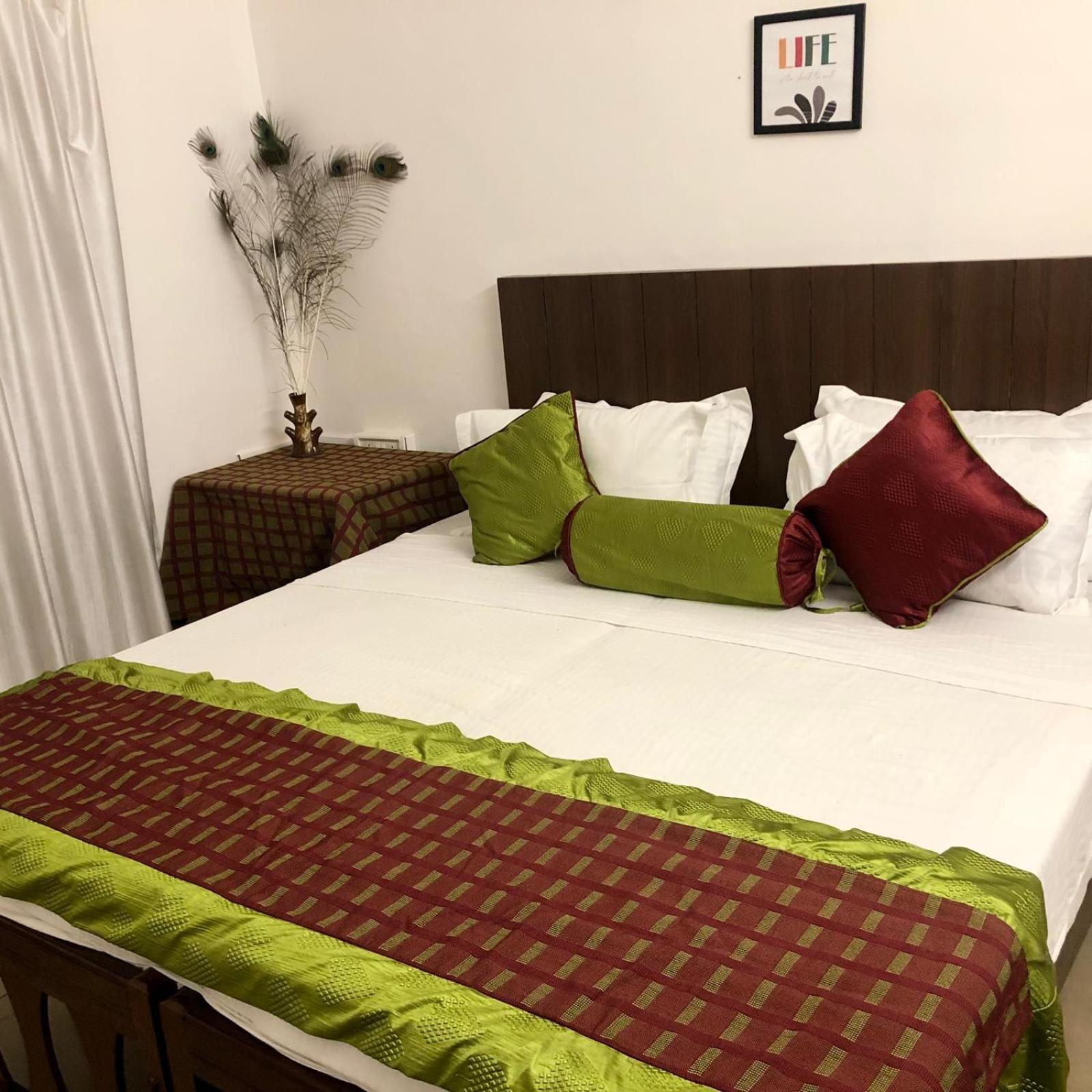 Mother Tree Inn Kochi Buitenkant foto